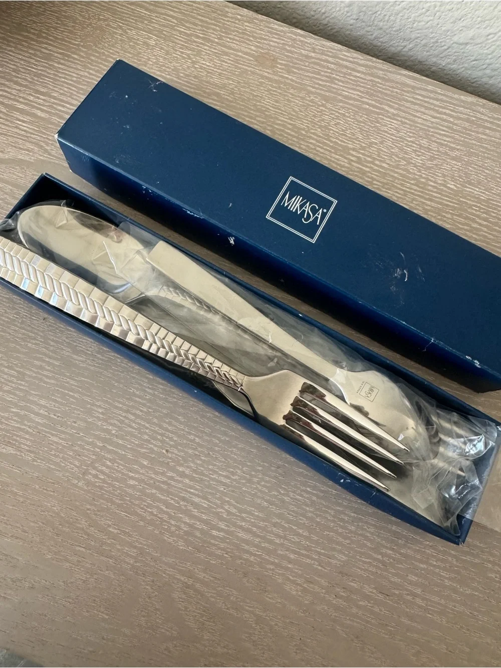 mikasa vibration stainless steel 18/8,  5-Pc. Place Setting